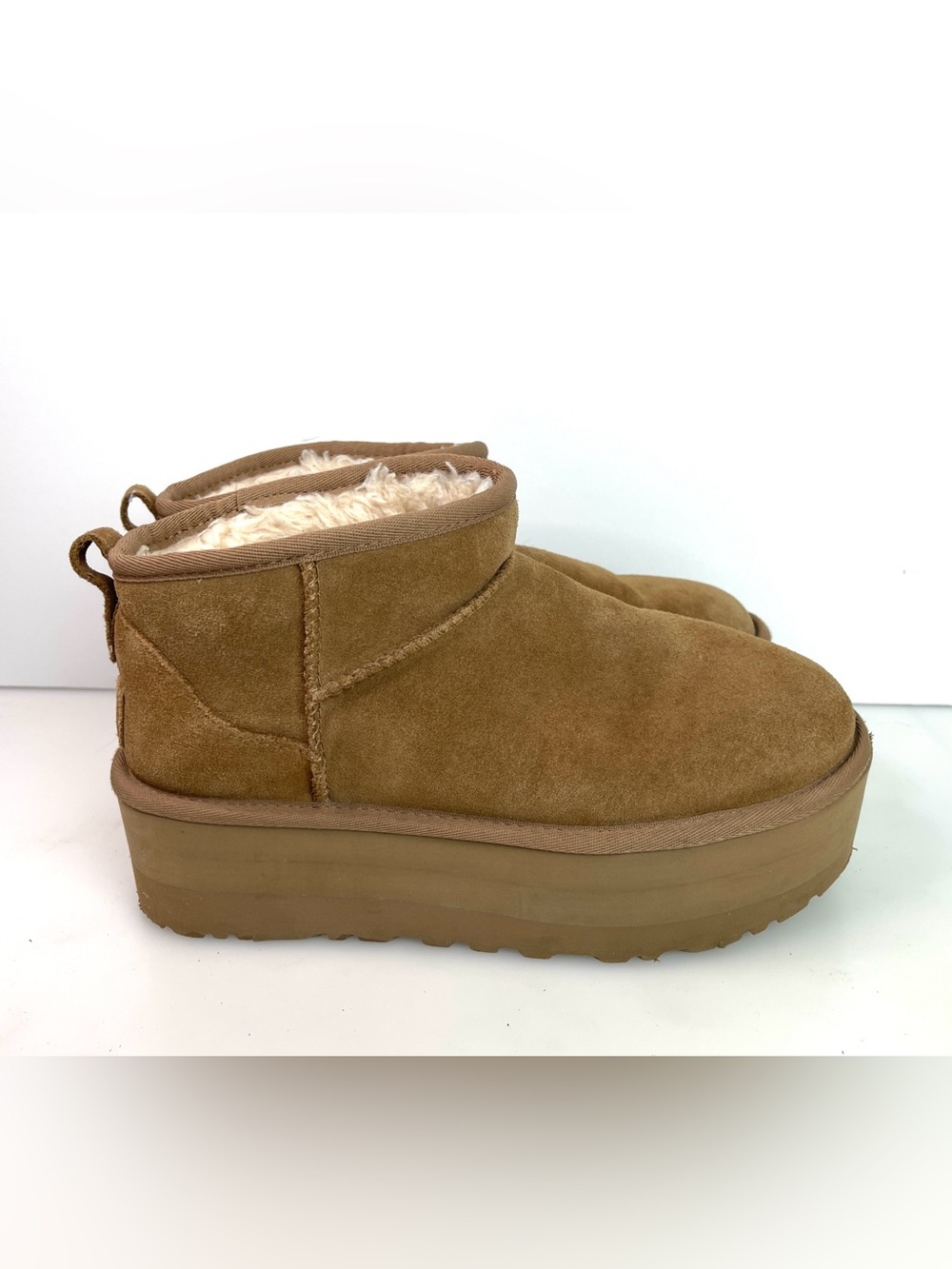 UGG Classic Ultra Mini 2”H Platform Women’s Suede Shearling Boots Chestnut Size
